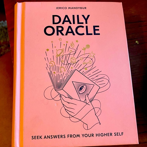 Daily Oracle Book. If this pops up on your feed, it may be meant for you. - Picture 1 of 3